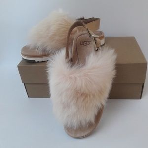 ❤️ UGG Holly Sandals - size 7